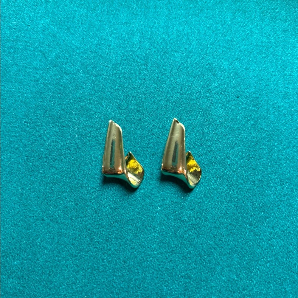 Nordstrom Sculptural Swoop Drop Earring